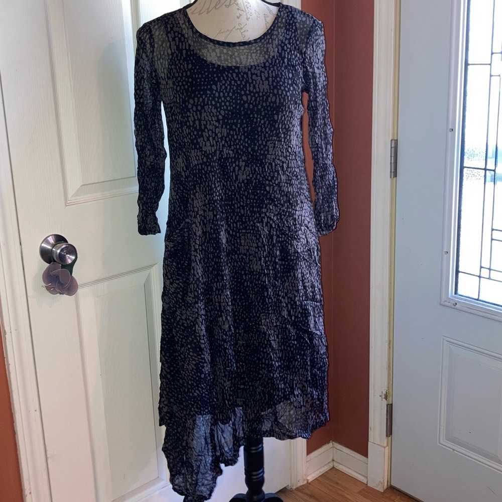 Designer Lisa Bayne Crinkle Asymmetric Sheer Overlay Midi Dress Black Grey XS - Picture 2 of 8